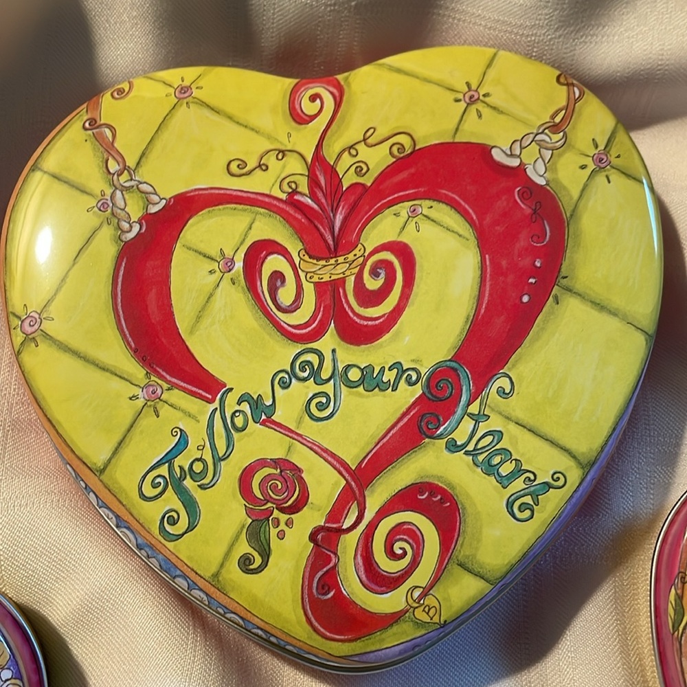 Brighton heart tins, 3 count - Picture 2 of 6